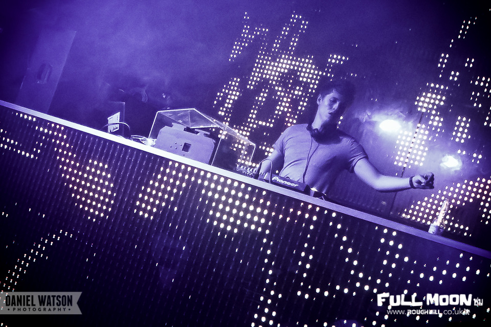 IMAGE: http://payload34.cargocollective.com/1/3/110609/2983238/08-03-2012-6_960.jpg